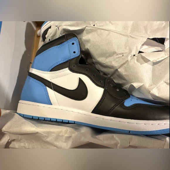 NWT Jordan 1 Retro High OG UNC Toe University Blue Mens Size 11 Deadstock